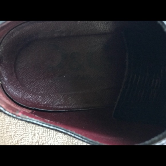 Dolce Gabbana dress shoes. - Picture 4 of 7
